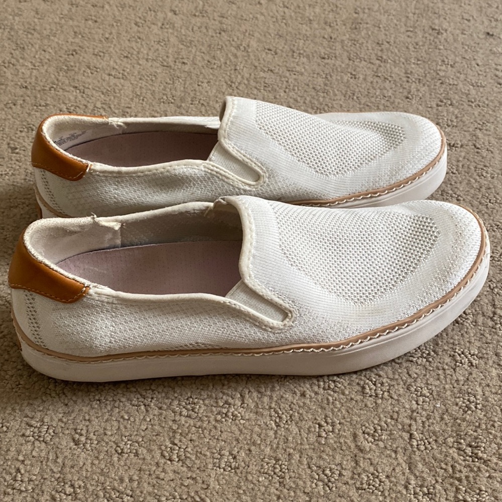 Dr. Scholls White Slip-On Sneaksrs
